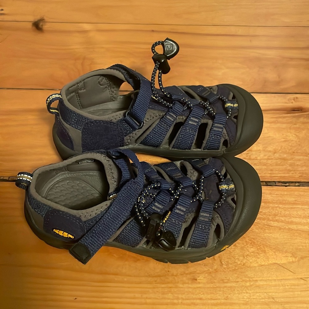 Keen kids sandals, size 12. Worn only once!
